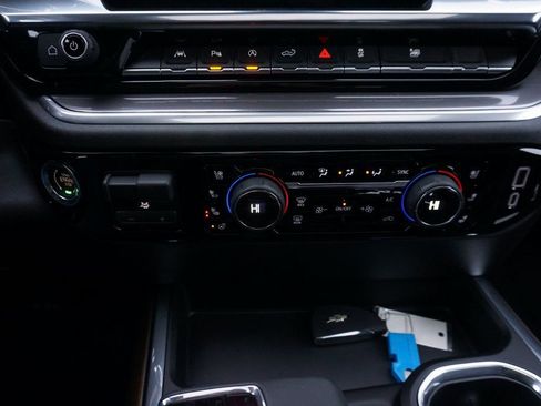 New 2026 Chevrolet Silverado 1500 High Country AWD/4WD image 16