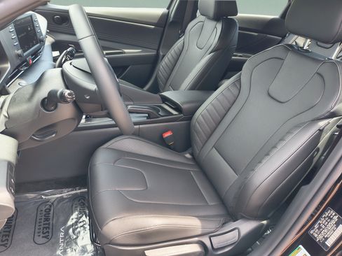 New 2026 Hyundai Elantra SEL Sport FWD image 18