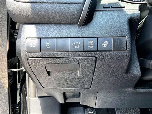 Used 2024 Toyota Camry SE FWD image 15