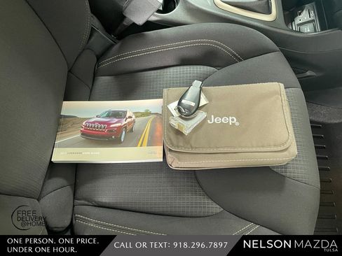 Used 2017 Jeep Cherokee Latitude w/ Safety/Convenience Group image 48