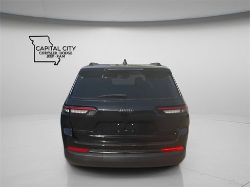New 2025 Jeep Grand Cherokee L Altitude image 7