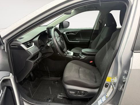 Used 2021 Toyota RAV4 XLE w/ XLE Grade Weather Package AWD/4WD image 11