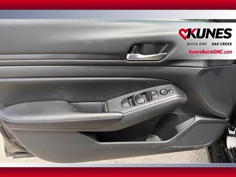 Used 2025 Nissan Altima 2.5 SV FWD image 13