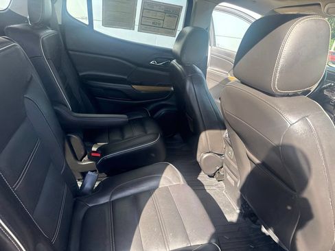 Used 2019 GMC Acadia Denali w/ Technology Package FWD image 32
