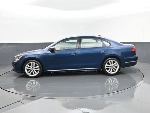 Used 2019 Volkswagen Passat 2.0T Wolfsburg image 5