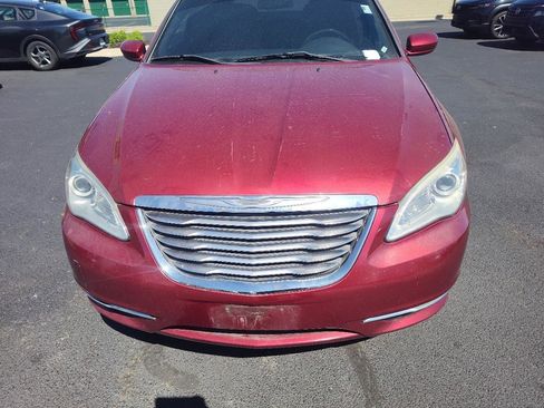 Used 2013 Chrysler 200 Touring FWD image 2