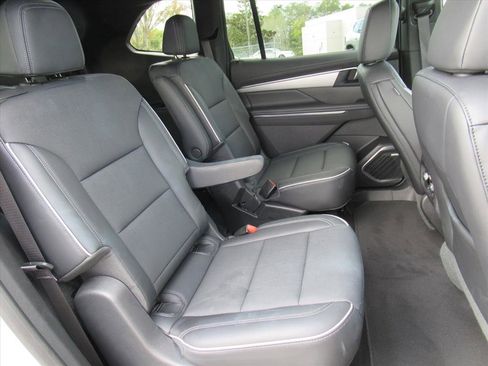 Used 2025 Buick Enclave Preferred image 29