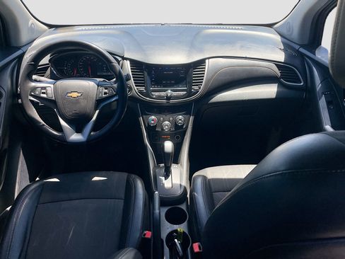 Used 2018 Chevrolet Trax LT w/ LT Convenience Package FWD image 13
