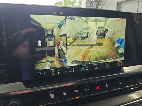 Used 2024 Chevrolet Silverado 2500 High Country w/ High Country Premium Package image 24