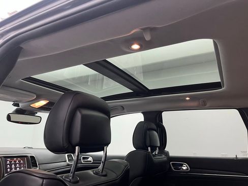 Used 2018 Jeep Grand Cherokee Summit w/ Platinum Series Group image 3