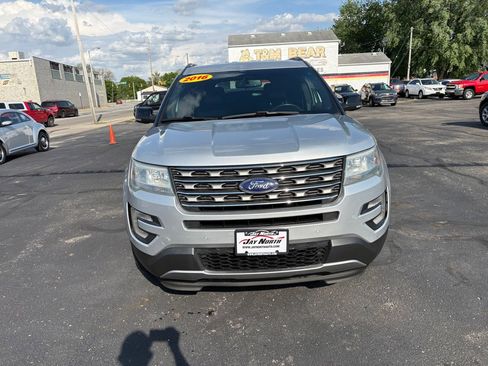 Used 2016 Ford Explorer XLT w/ Equipment Group 202A AWD/4WD image 7