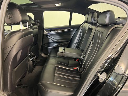 Used 2019 BMW 530e w/ Convenience Package image 13