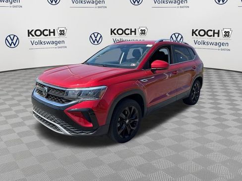 Used 2022 Volkswagen Taos SE AWD/4WD image 3