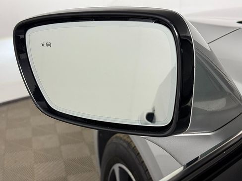 Used 2022 Buick Enclave Essence w/ Sound and Sites Package image 37