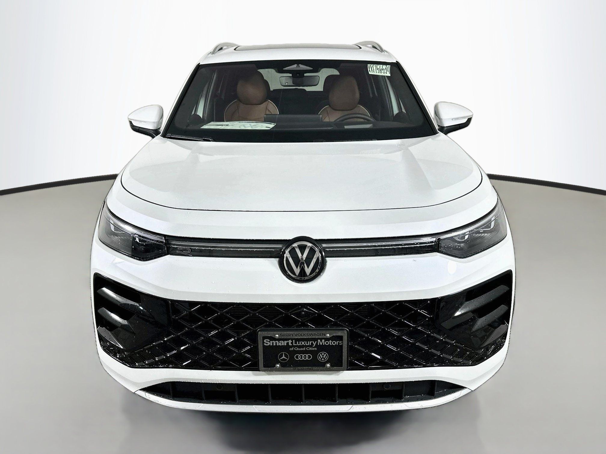 New 2026 Volkswagen Tiguan SEL R-Line AWD/4WD image 2