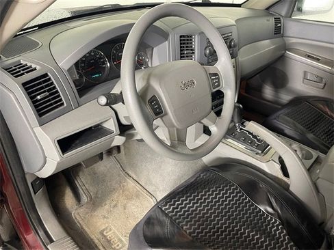 Used 2007 Jeep Grand Cherokee Laredo w/ Cargo Convenience Group image 3