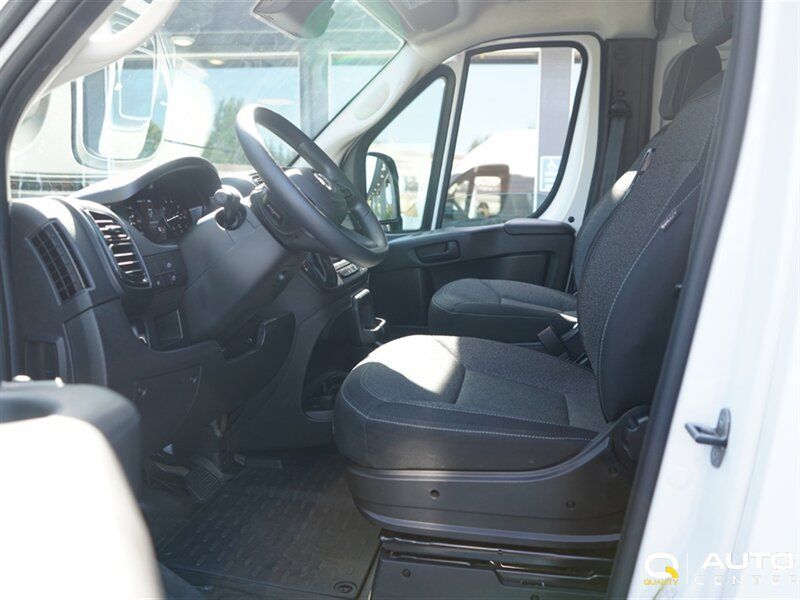 Used 2025 RAM ProMaster 2500 w/ Convenience Group FWD image 16
