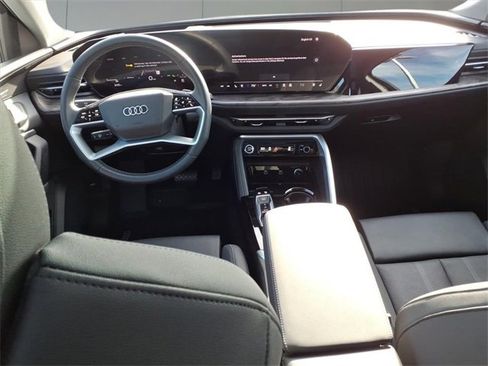 Used 2025 Audi Q5 Premium Plus w/ Premium Plus image 11