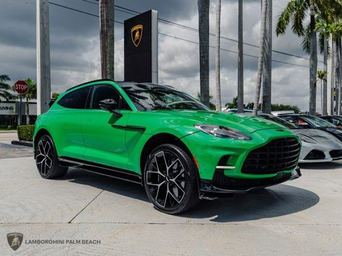 Used 2025 Aston Martin DBX 707 AWD/4WD image 8