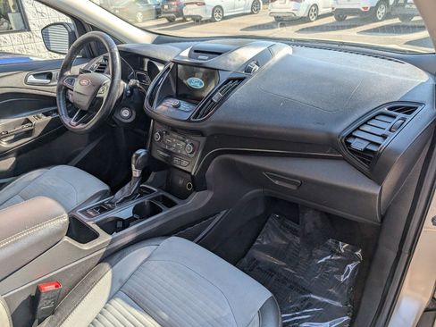 Used 2017 Ford Escape SE w/ Equipment Group 201A image 12