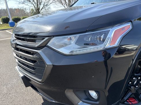 Used 2021 Chevrolet Traverse Premier w/ Redline Edition image 6