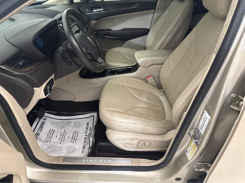 Used 2017 Lincoln MKC Reserve FWD image 32