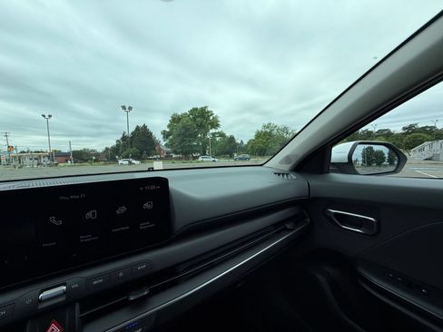 Used 2025 Kia K4 FWD image 34