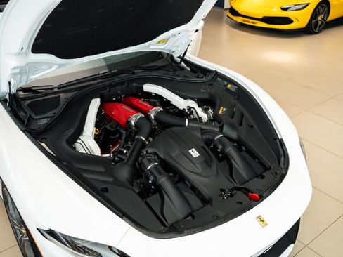 Used 2024 Ferrari Roma Spider image 15