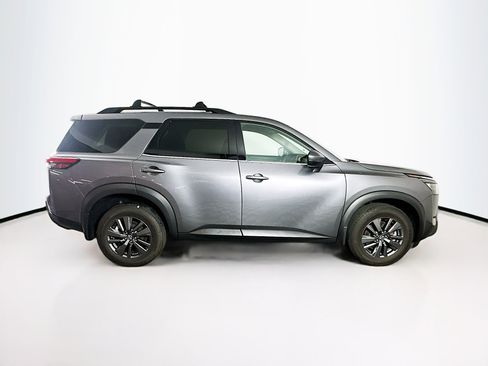 Used 2023 Nissan Pathfinder SV image 10