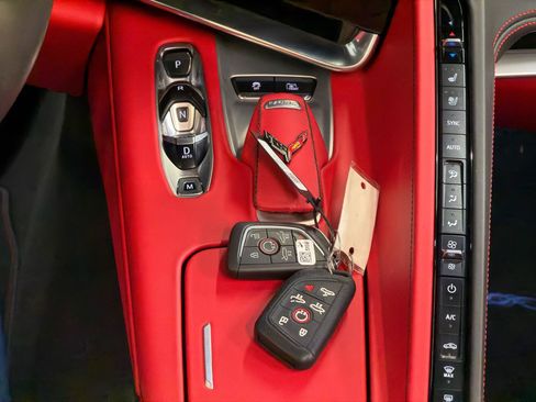 Used 2021 Chevrolet Corvette Stingray Premium Conv w/ Z51 Performance Package RWD image 21
