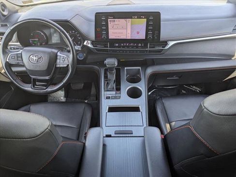Used 2021 Toyota Sienna XSE w/ XSE Plus Package FWD image 18