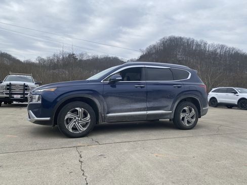 Used 2022 Hyundai Santa Fe SEL w/ Convenience Package image 2