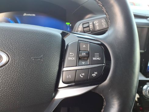 Used 2023 Ford Explorer Platinum w/ Technology Package AWD/4WD image 32