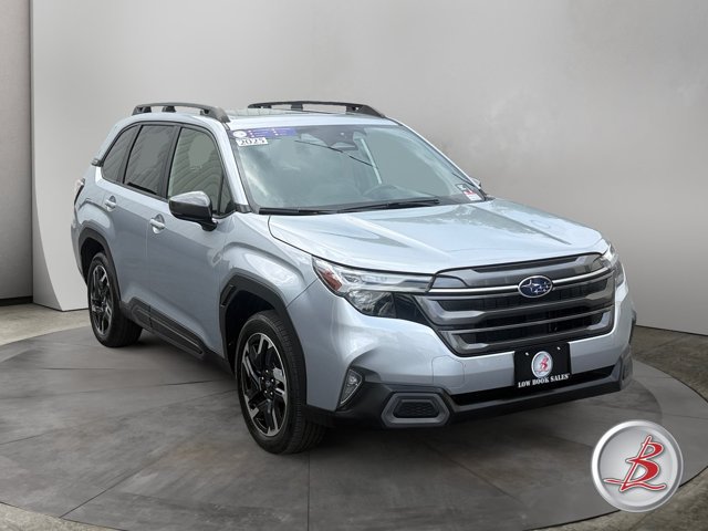 Used 2025 Subaru Forester Limited AWD/4WD image 1
