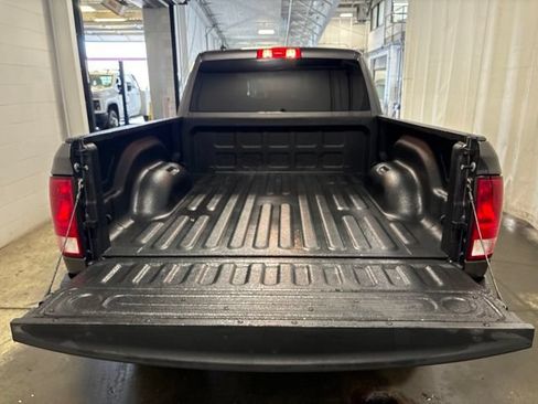 Used 2022 RAM 1500 Express w/ Wheel & Sound Group AWD/4WD image 31