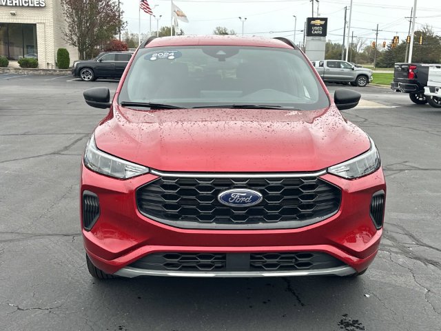 Used 2024 Ford Escape ST-Line w/ Tech Pack #1 AWD/4WD image 3