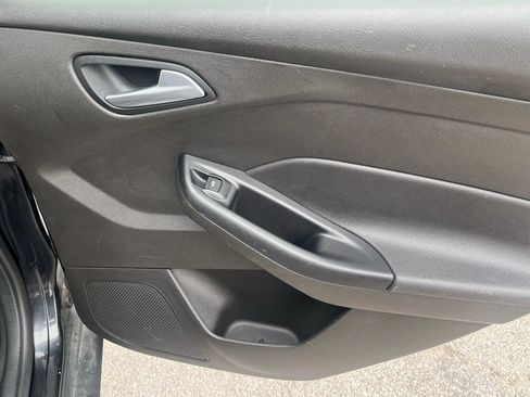Used 2016 Ford Focus SE image 25