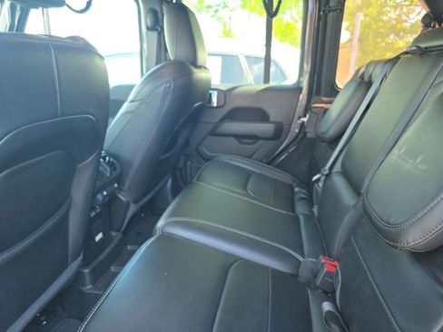 Used 2023 Jeep Wrangler Unlimited Sahara w/ Cold Weather Group AWD/4WD image 5