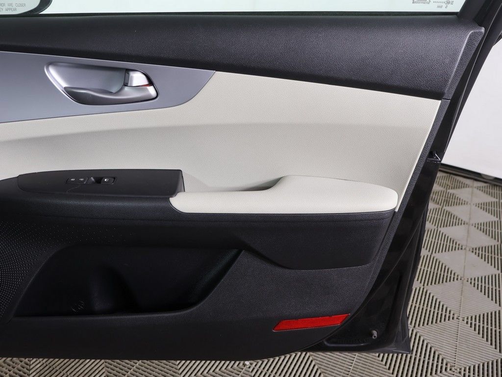 Used 2023 Kia Forte LXS FWD image 19