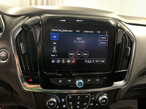 Used 2023 Chevrolet Traverse LT FWD image 17