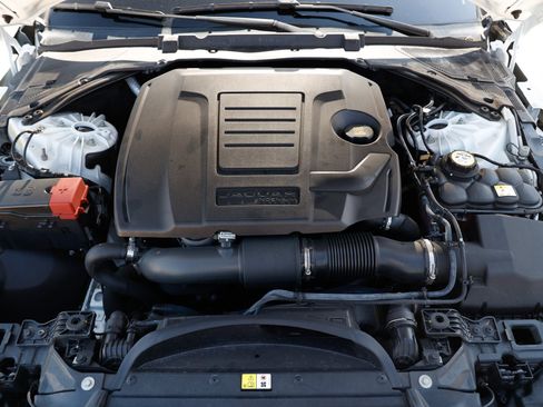 Used 2018 Jaguar XF Prestige image 46