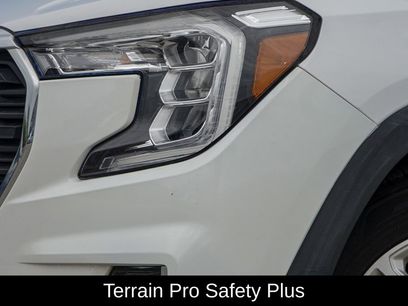 Used 2023 GMC Terrain SLE w/ Driver Convenience Package