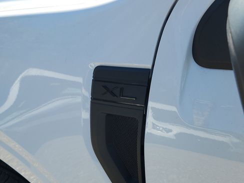 New 2025 Ford Maverick XL w/ Equipment Group 101A image 17