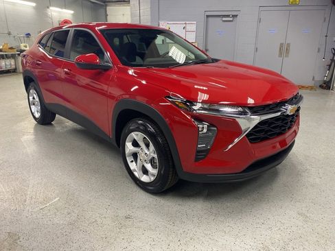 New 2026 Chevrolet Trax LS w/ LS Convenience Package image 1