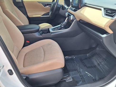 Used 2019 Toyota RAV4 XLE w/ Convenience Package AWD/4WD image 26