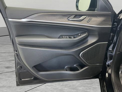 New 2026 Jeep Grand Cherokee Limited Reserve image 16