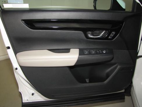 Used 2023 Honda CR-V EX-L image 10