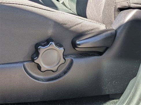 Used 2018 Toyota Tacoma TRD Sport image 18