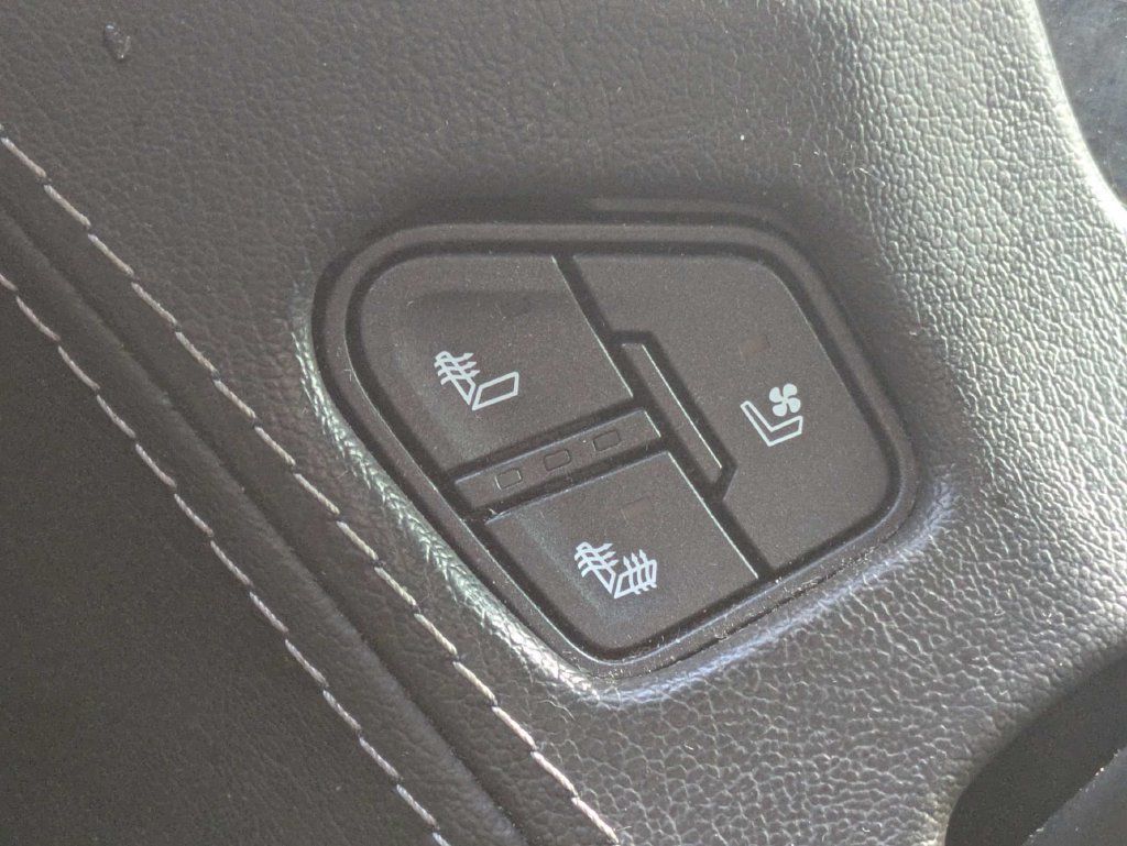 Used 2019 Chevrolet Tahoe Premier RWD image 38