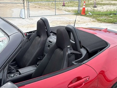 Used 2016 MAZDA MX-5 Miata Club w/ Brembo/BBS Package RWD image 10